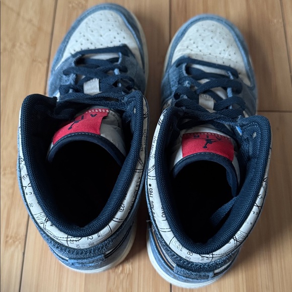 Jordan Kids Sneakers in Blue and Gold - Picture 7 of 8